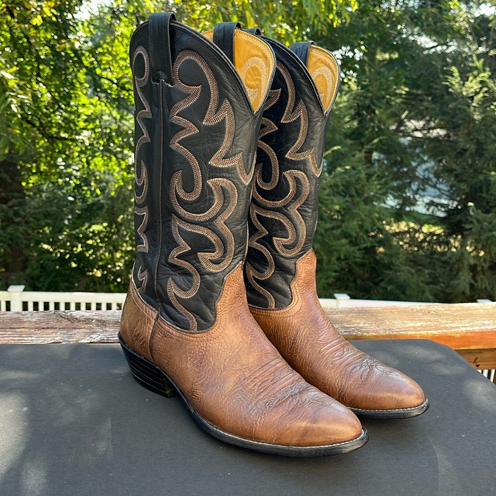 Men’s Nocona bull shoulder boots size 8.5D